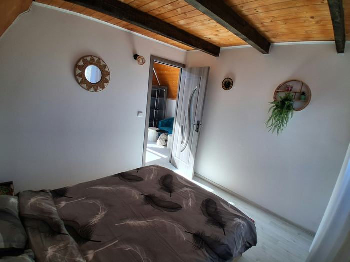 Dormitor cu pat dublu